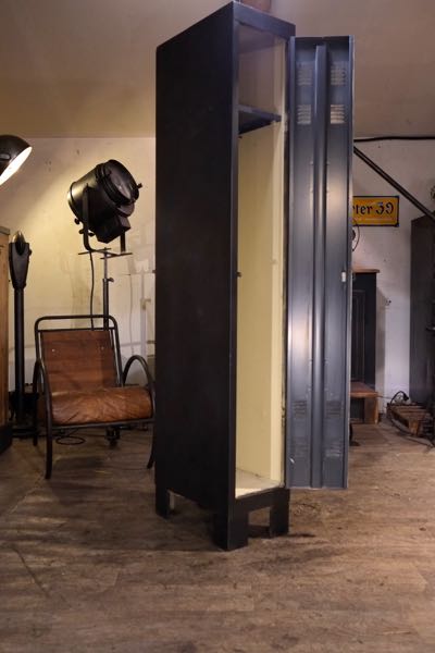 meuble industriel ancien